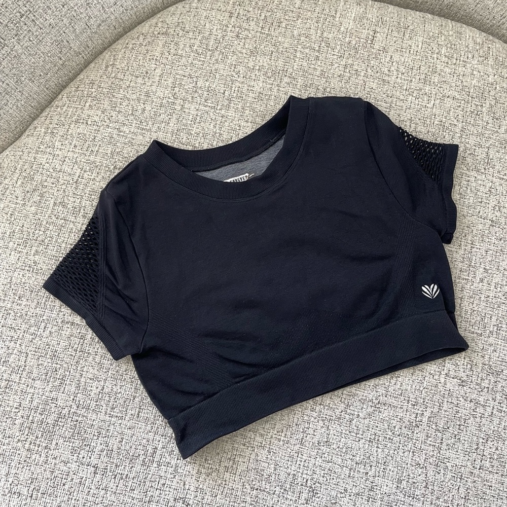 Black Cropped Workout T Shirt